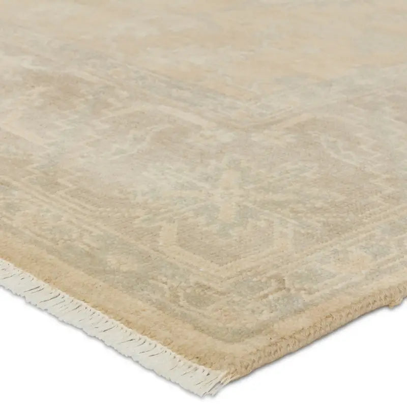 Eloquent Handmade Neutral Rug