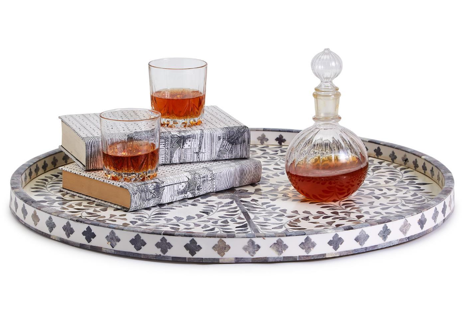 Jaipur Palace Gray/White Round Serving Tray
